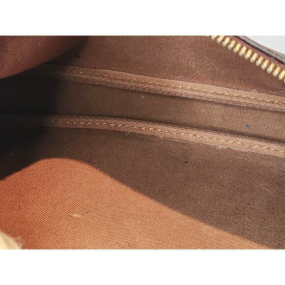 Louis Vuitton Pochette Accessoires Monogram Canvas Shoulder Bag Vintage LV - Picture 13 of 15